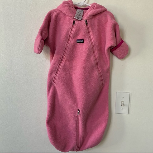 Patagonia Pink Hooded Baby Synchilla Fleece Bunting - Picture 3 of 4